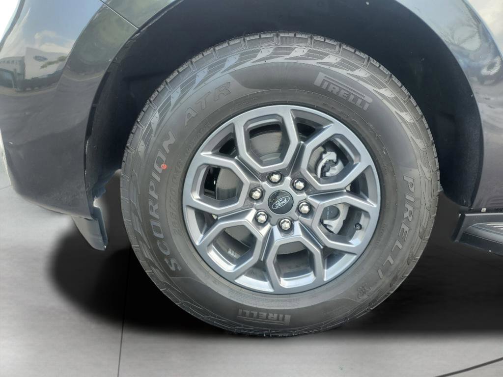 New 2025 Ford Expedition Active image 17