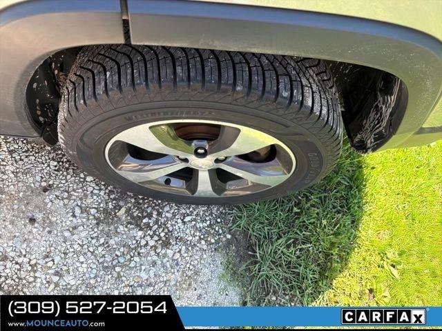 Used 2019 Jeep Cherokee Limited AWD/4WD image 6