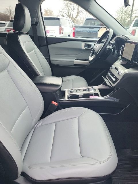 Used 2021 Ford Explorer XLT w/ Equipment Group 202A image 15