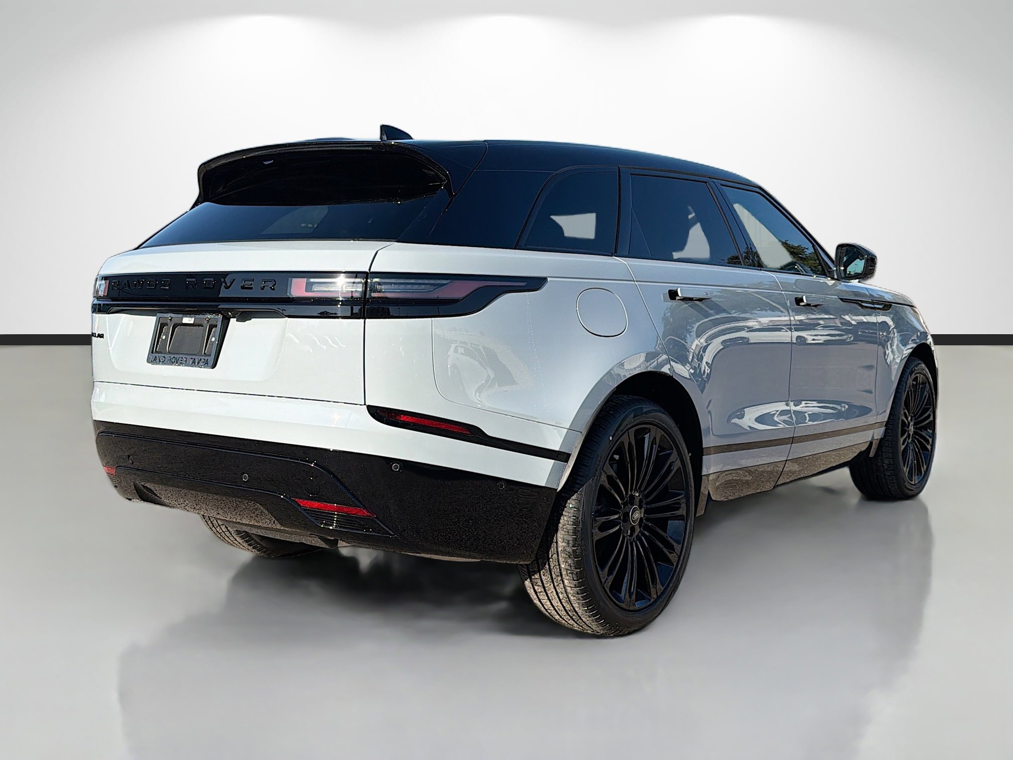 New 2026 Land Rover Range Rover Velar Dynamic SE AWD/4WD image 5