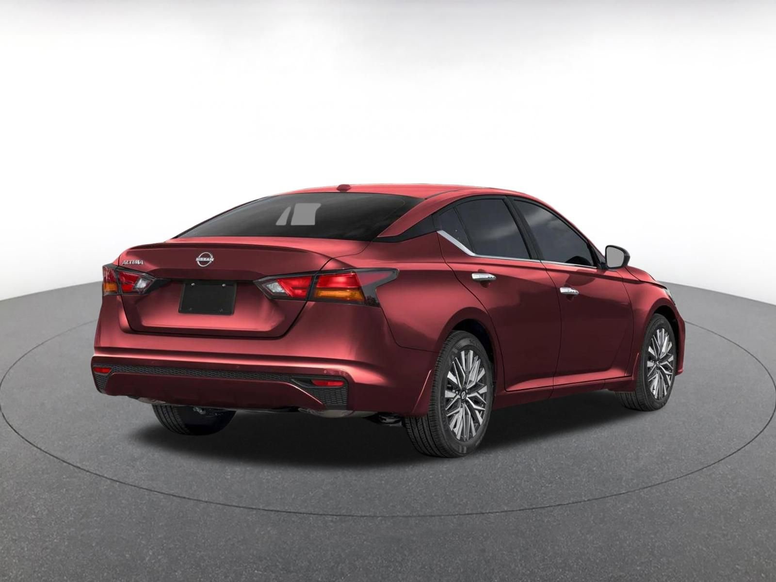 Used 2025 Nissan Altima 2.5 SV FWD image 2