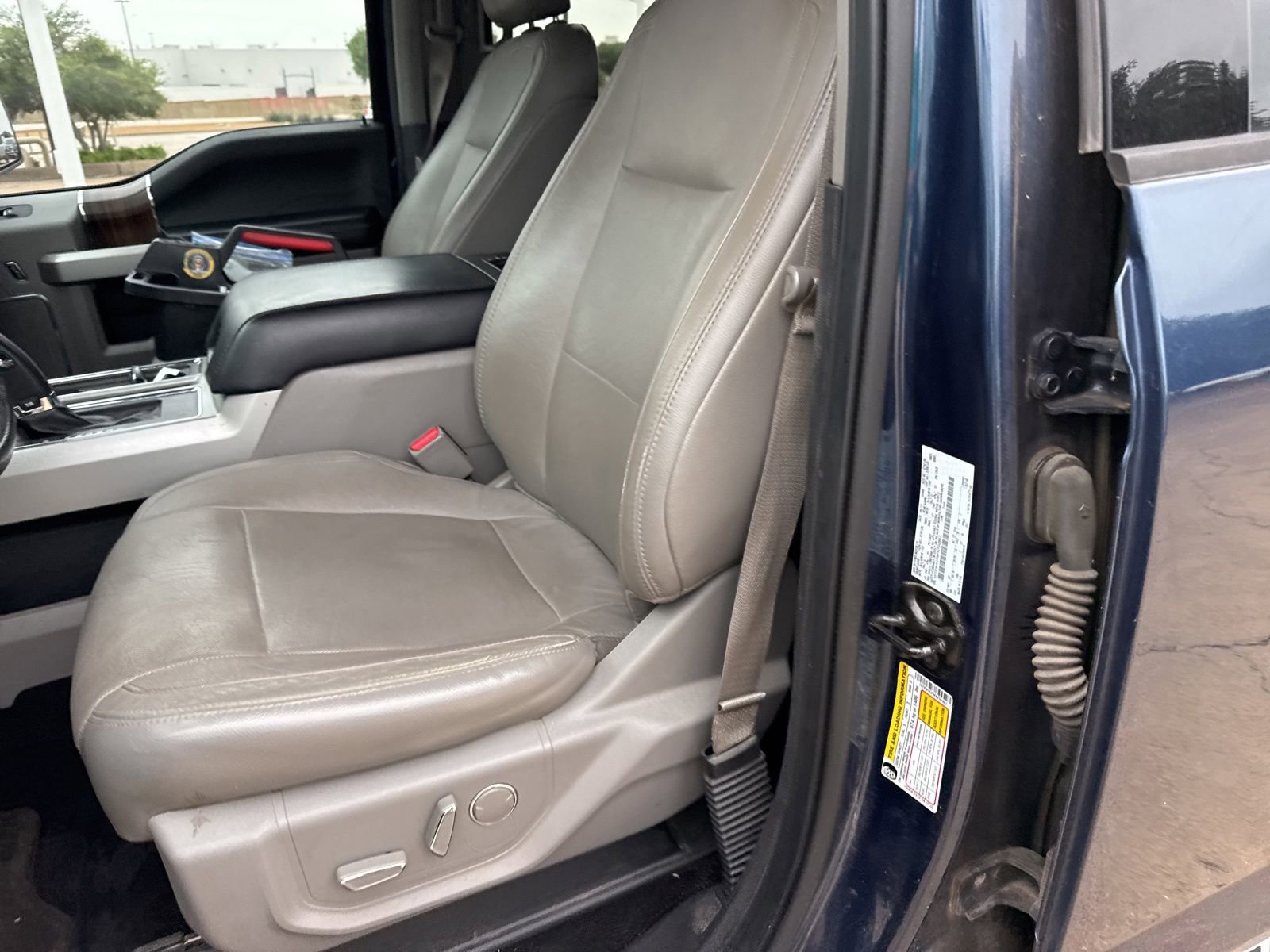 Used 2015 Ford F150 Lariat RWD image 13