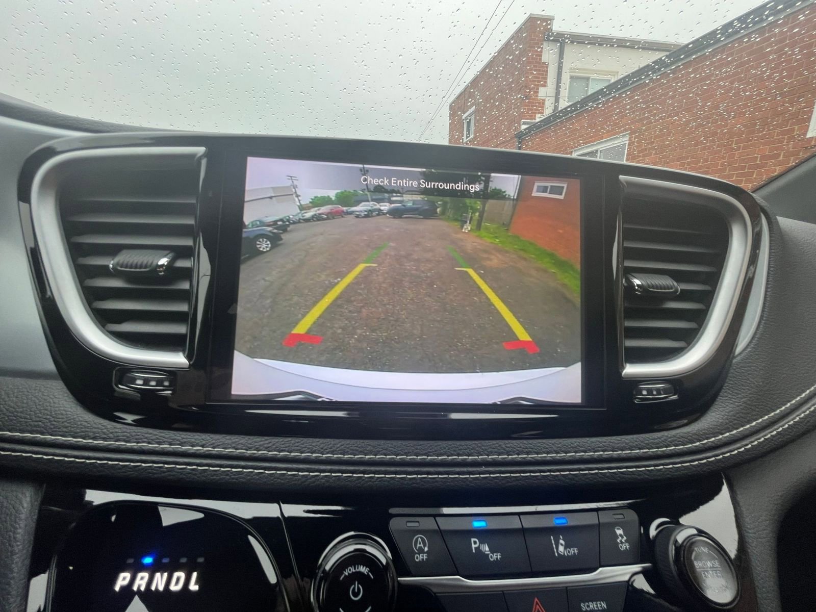 Used 2025 Chrysler Pacifica Limited FWD image 27