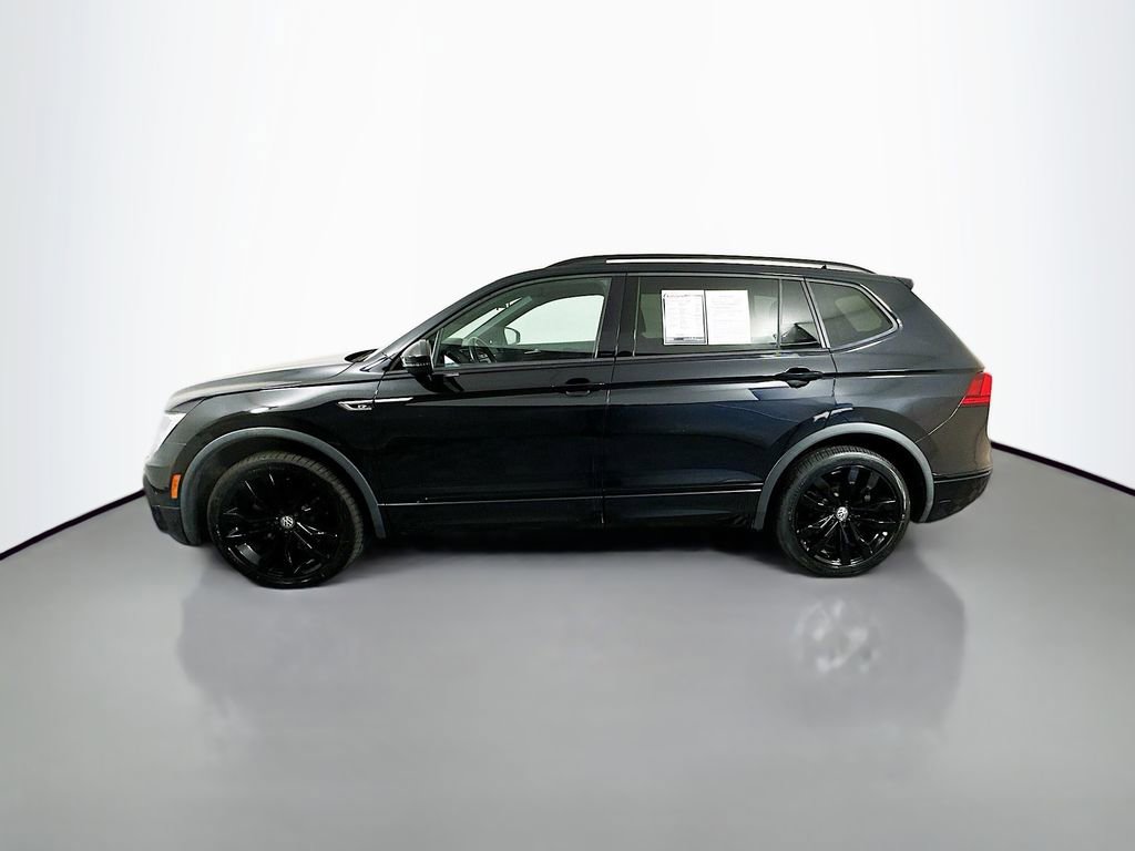 Used 2021 Volkswagen Tiguan SE R-Line image 4