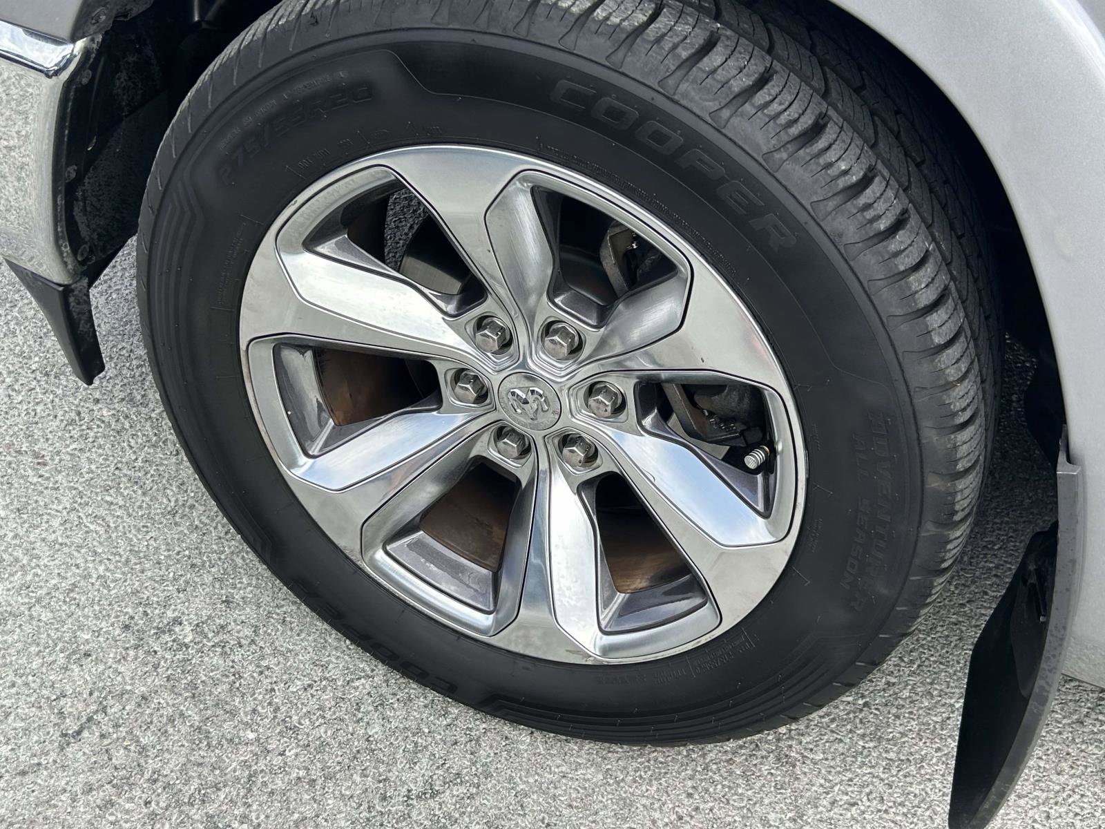 Used 2019 RAM 1500 Limited AWD/4WD image 9