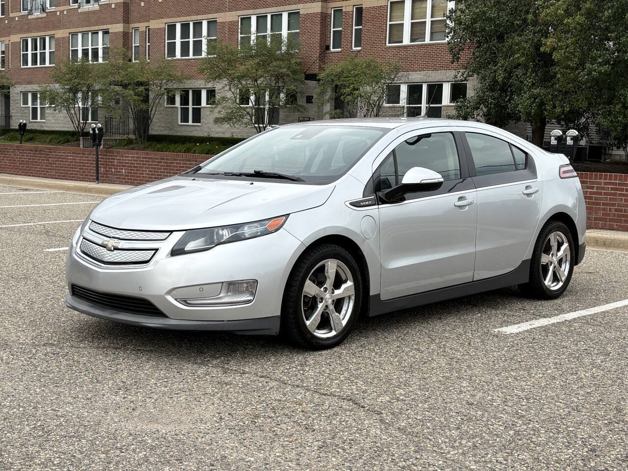Used 2014 Chevrolet Volt Premium w/ Premium Trim Package FWD image 1