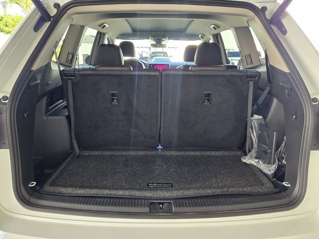 Certified 2025 Volkswagen Atlas Peak Edition SE image 12