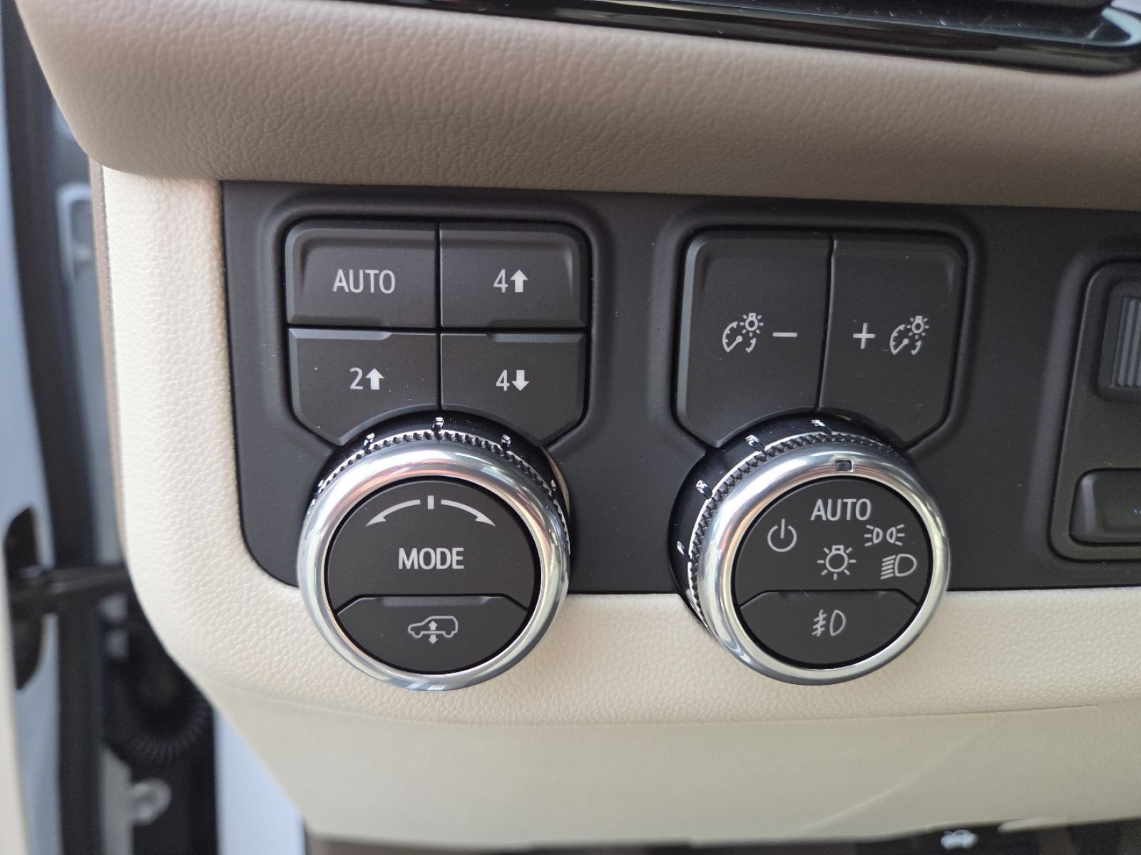 New 2026 GMC Yukon XL Denali w/ Denali Reserve Package AWD/4WD image 8