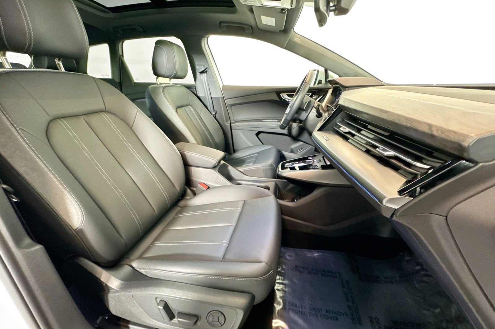 Used 2024 Audi Q4 e-tron Premium Plus image 26