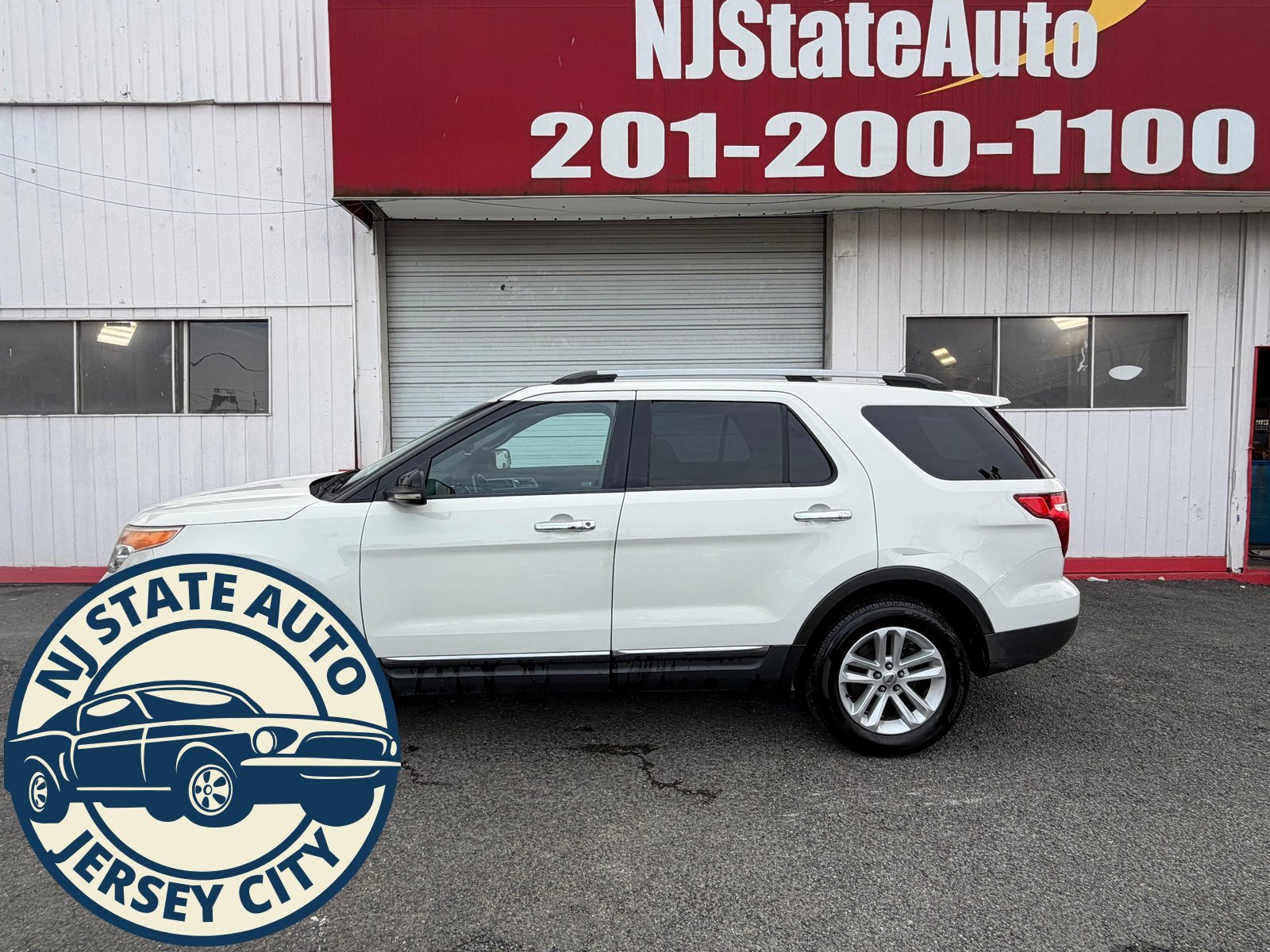 Used 2011 Ford Explorer XLT w/ 202A Rapid Spec Order Code image 2
