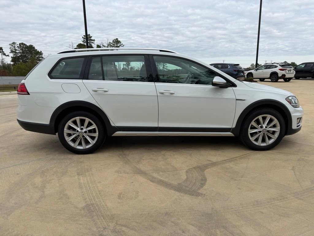 Used 2019 Volkswagen Golf Alltrack S image 6