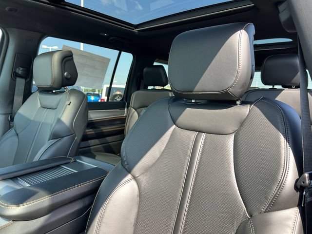New 2026 Jeep Grand Wagoneer 4WD image 23