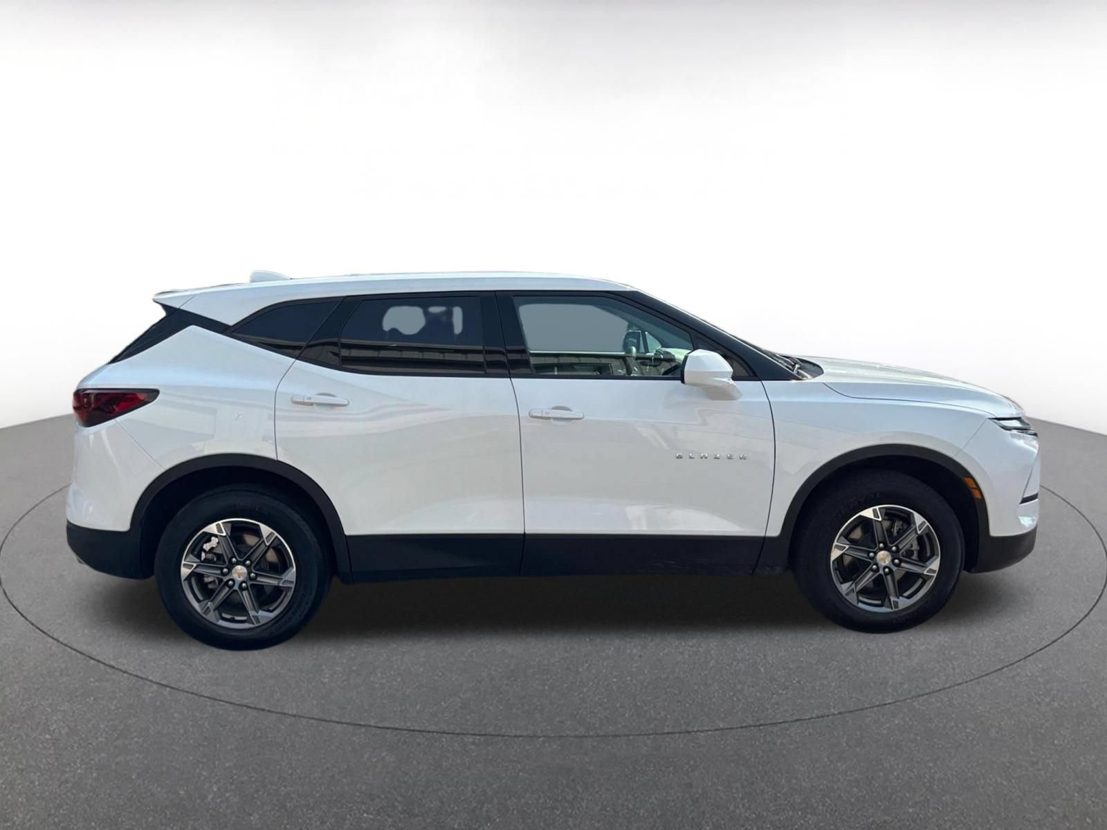 Used 2025 Chevrolet Blazer LT FWD image 15