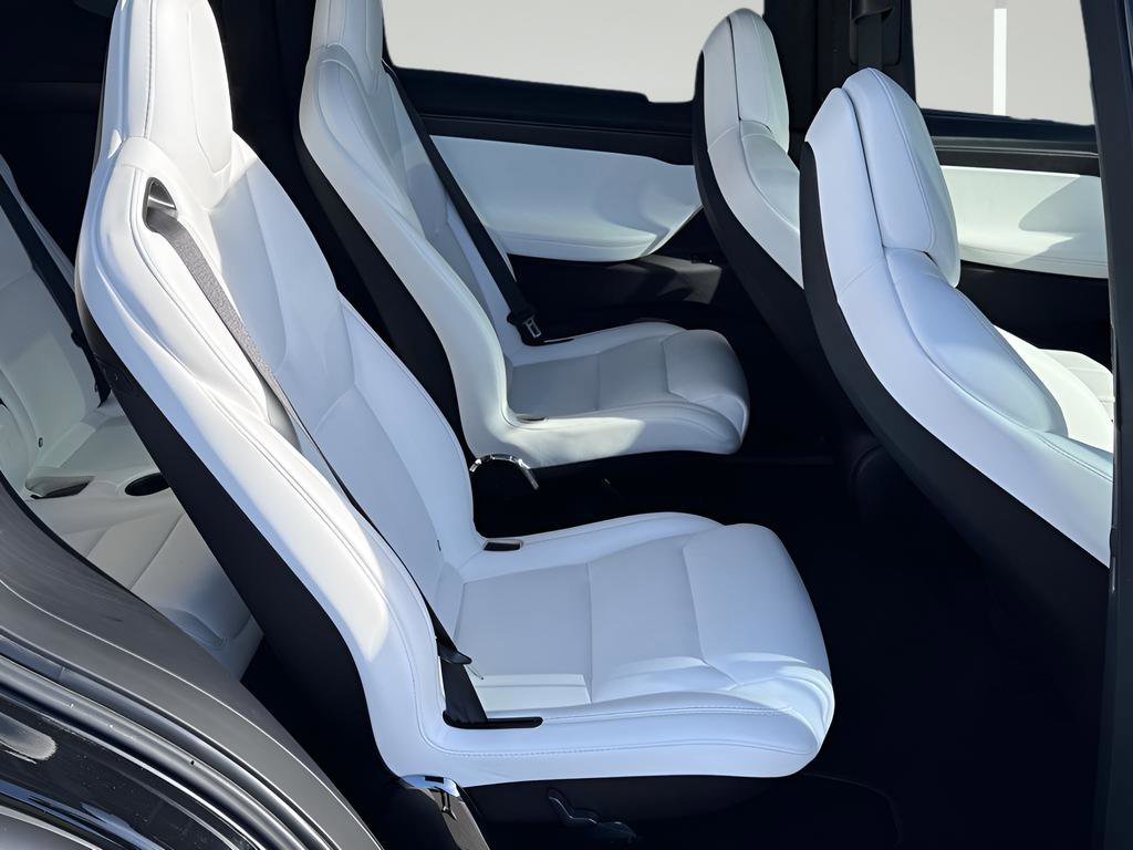 Used 2018 Tesla Model X 75D image 25