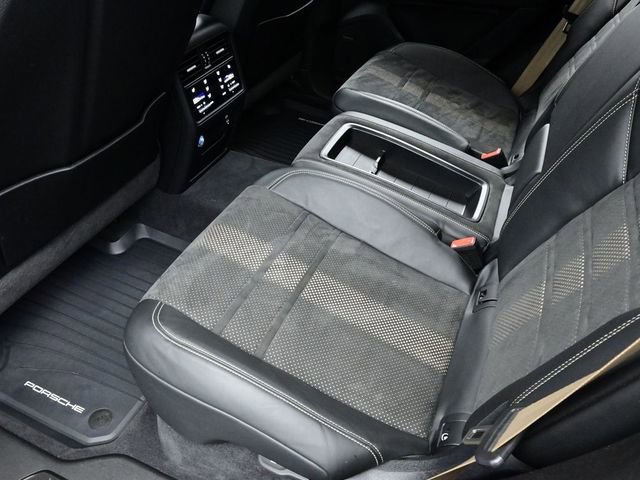 Certified 2022 Porsche Cayenne Turbo GT image 14