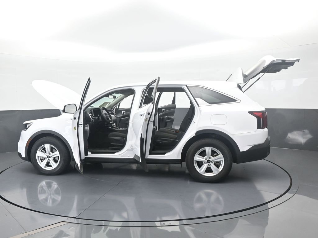 Used 2023 Kia Sorento LX image 69