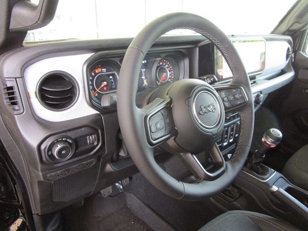 Used 2025 Jeep Wrangler Sport AWD/4WD image 25