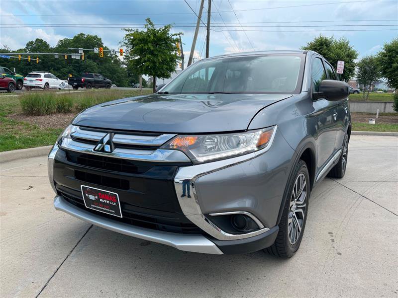 Used 2017 Mitsubishi Outlander ES AWD/4WD image 43