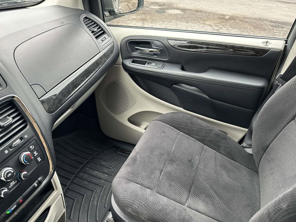 Used 2013 Dodge Grand Caravan SE FWD image 30