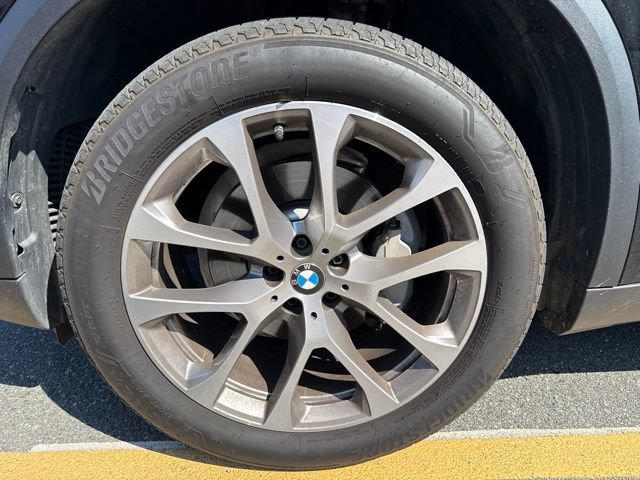 Used 2022 BMW X5 xDrive40i w/ Parking Assistance Package AWD/4WD image 18