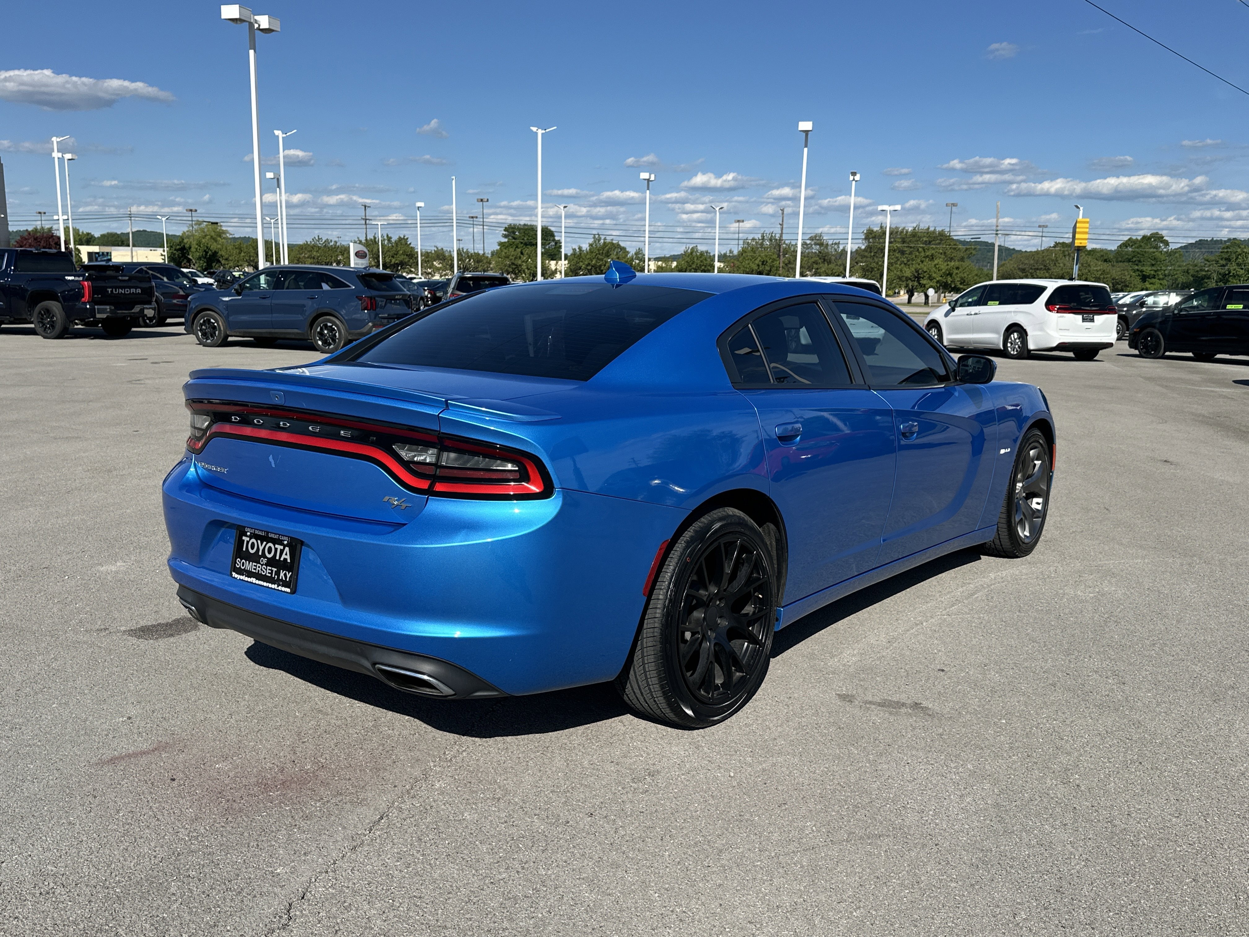 Used 2016 Dodge Charger R/T w/ Navigation & Travel Group RWD image 8