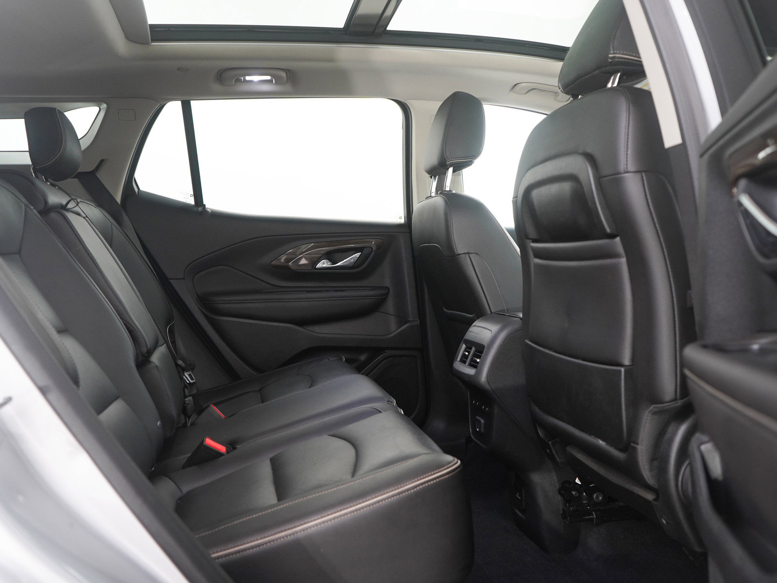 Used 2020 GMC Terrain Denali w/ GMC Pro Grade Package image 12