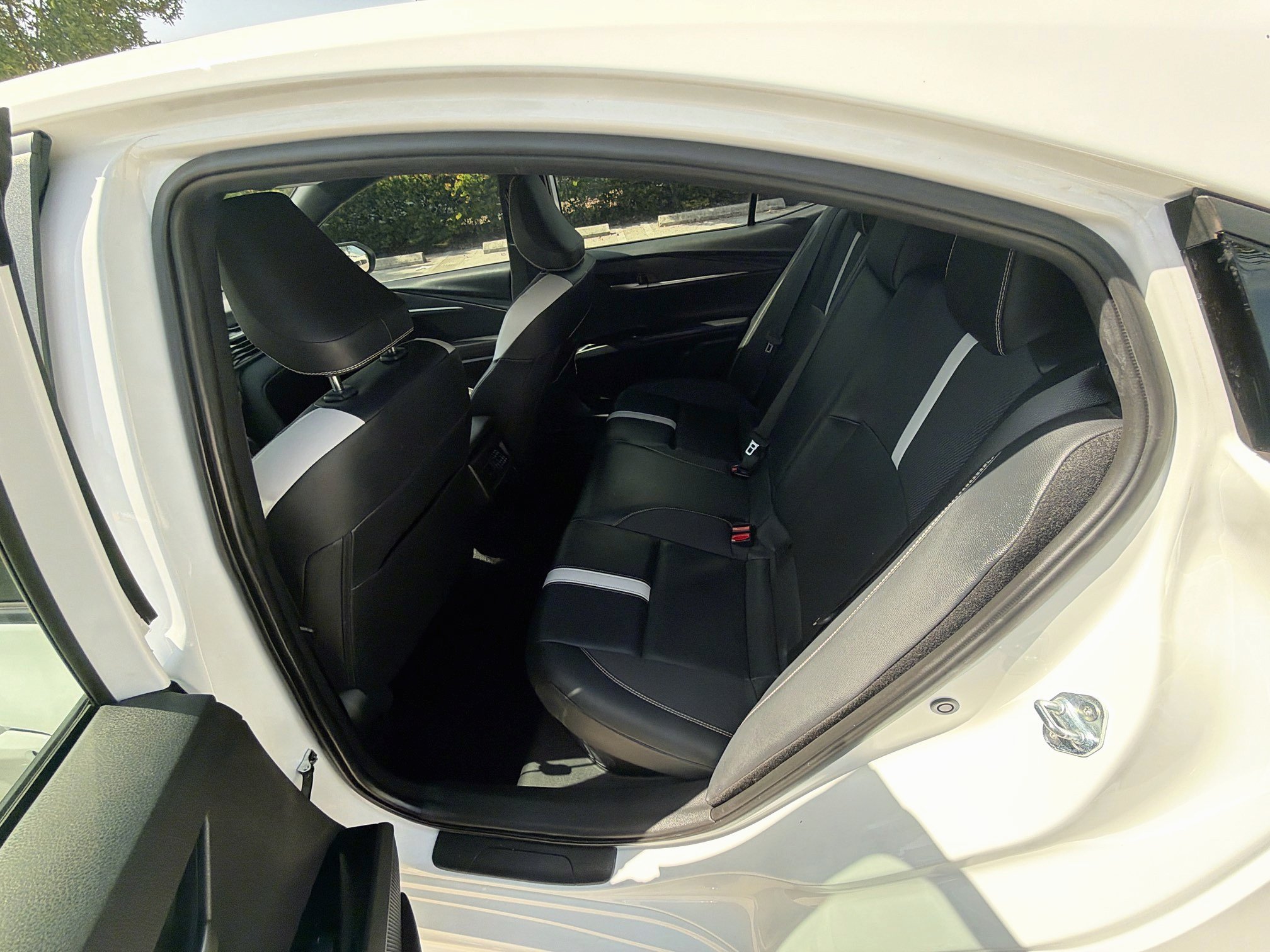 Used 2025 Toyota Camry SE FWD image 23