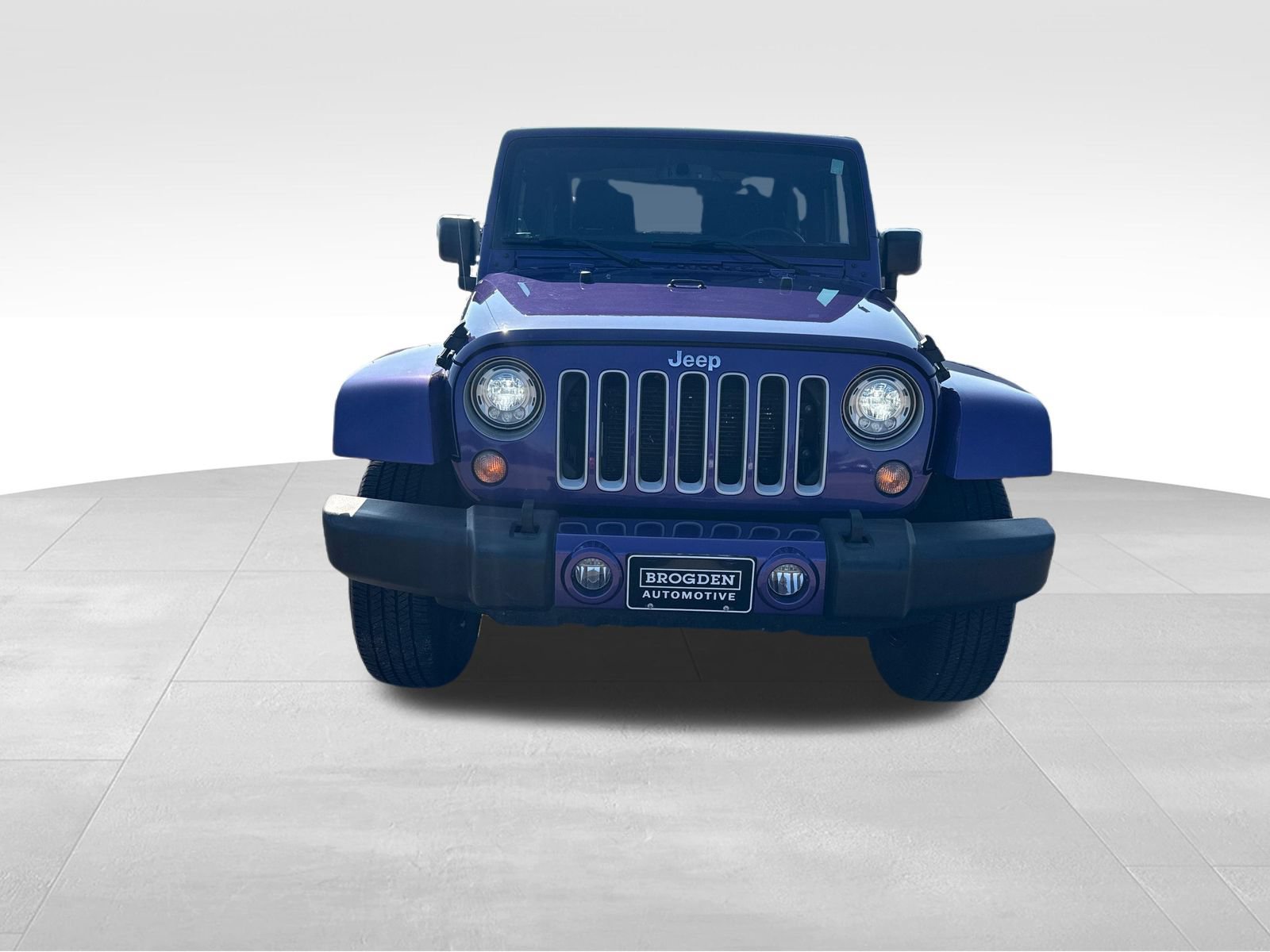 Used 2017 Jeep Wrangler Sahara w/ Connectivity Group AWD/4WD image 13