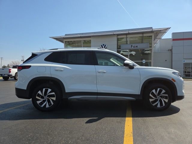 Used 2025 Volkswagen Tiguan S AWD/4WD image 8