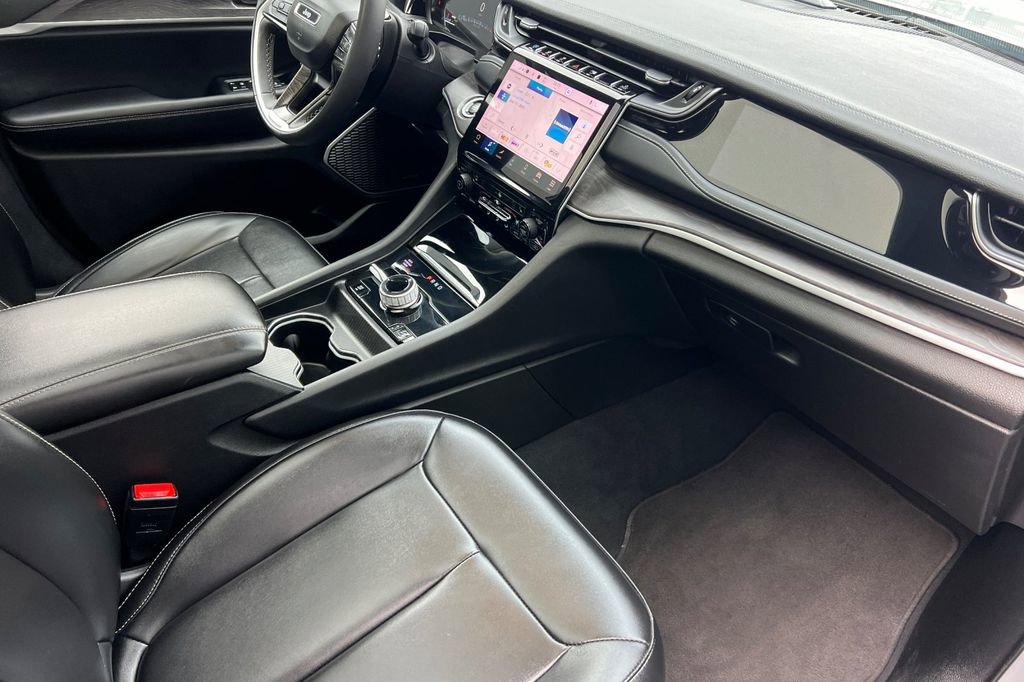 Used 2024 Jeep Grand Cherokee Limited 4xe image 16