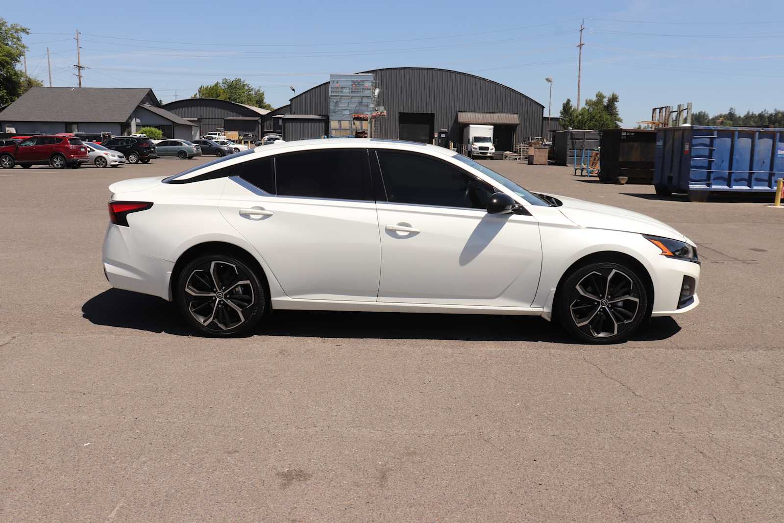 Used 2023 Nissan Altima 2.5 SR w/ SR Premium Package AWD/4WD image 4