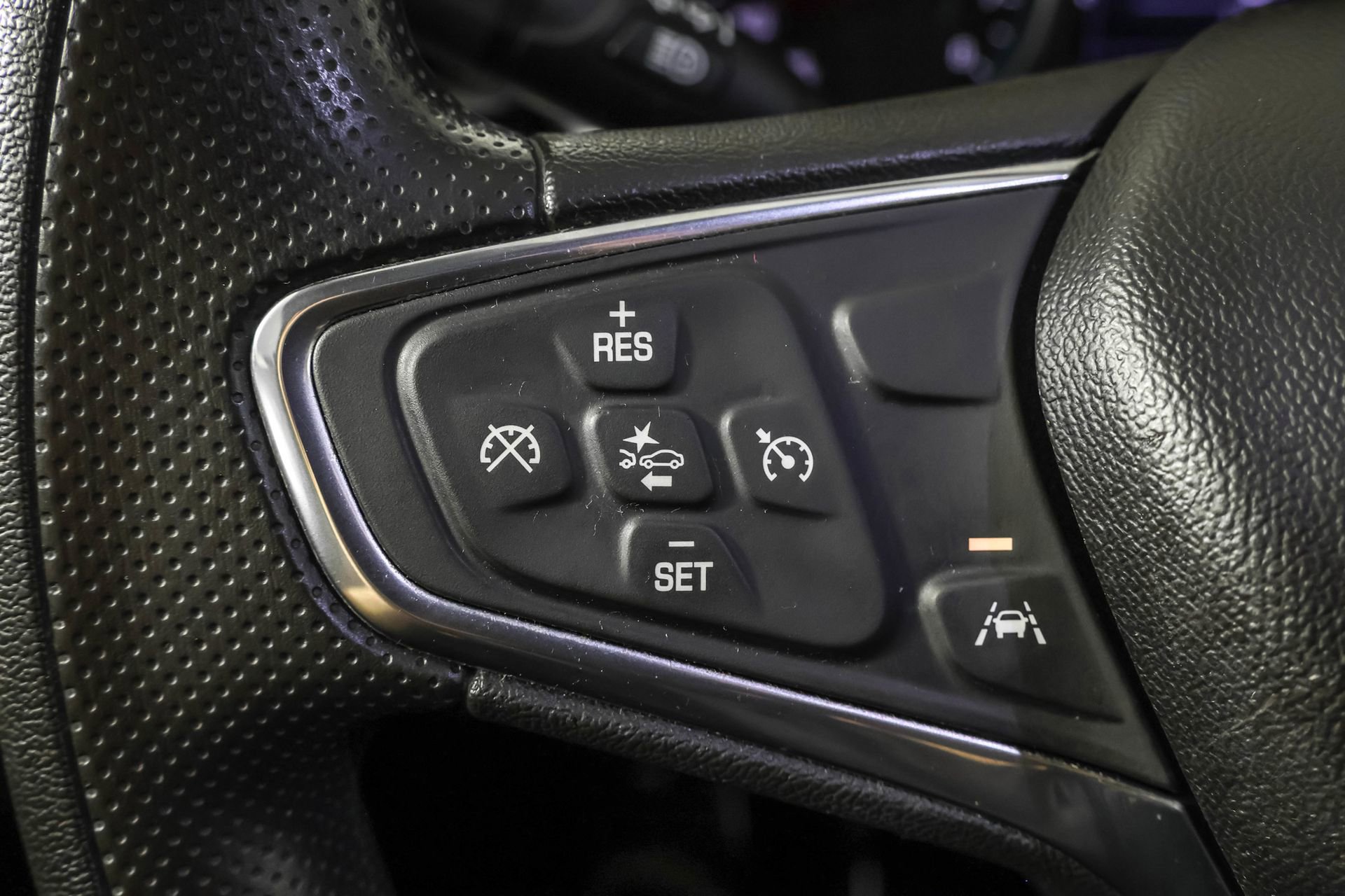 Used 2020 Chevrolet Equinox LT image 25