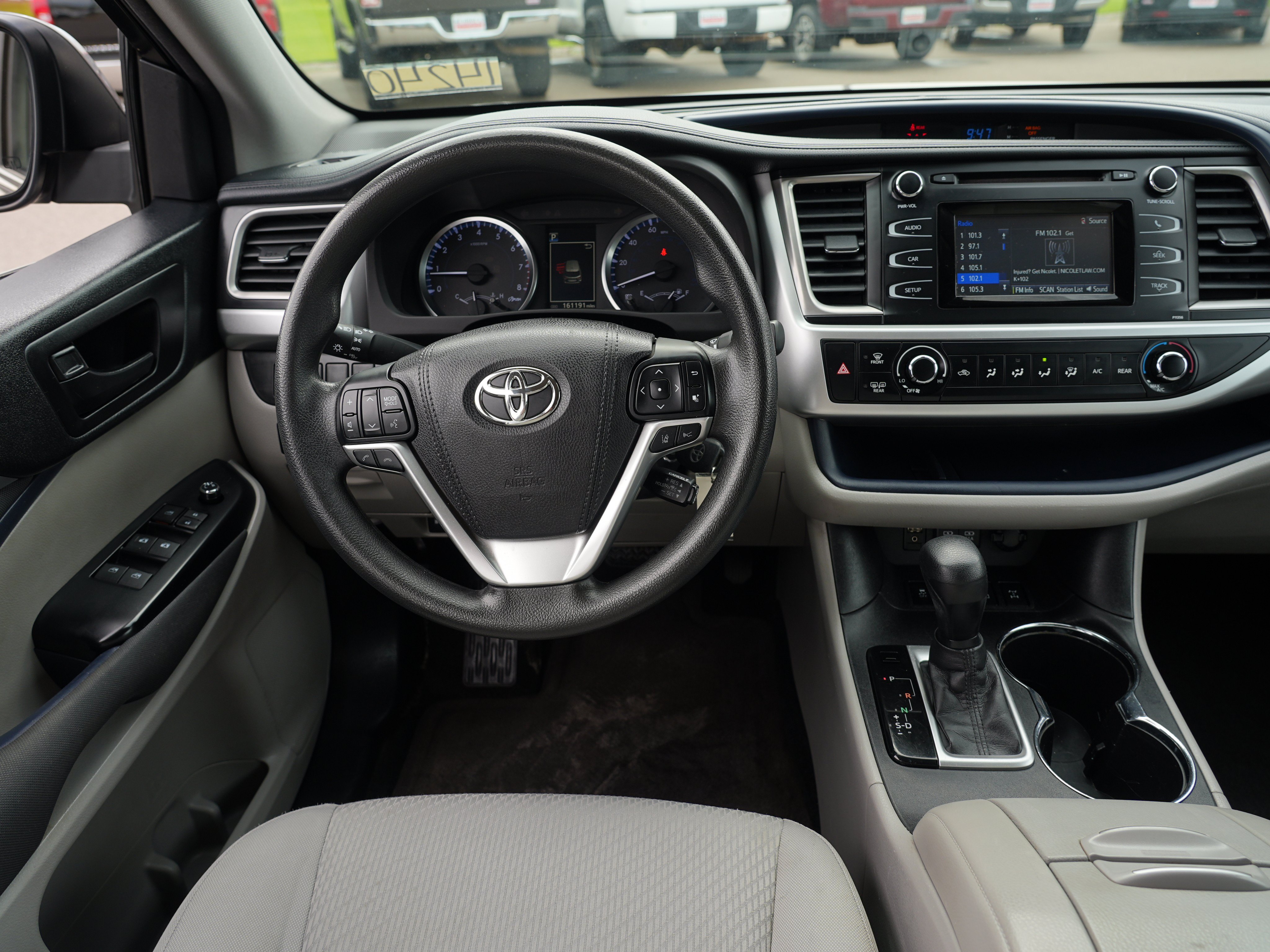 Used 2017 Toyota Highlander LE w/ Carpet Mat Package AWD/4WD image 20