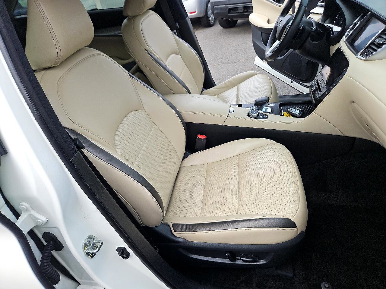 Used 2021 INFINITI QX50 Essential w/ Convenience Package image 19