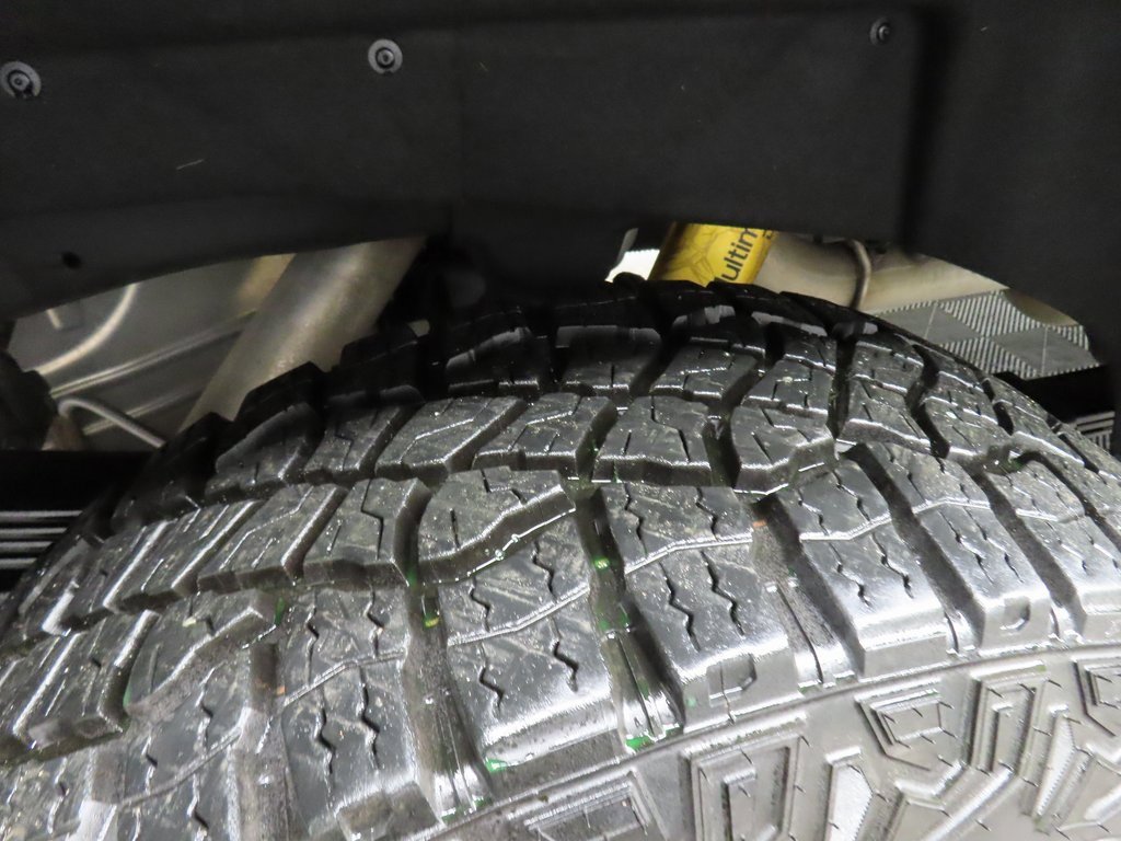 Used 2025 GMC Sierra 2500 AT4X image 39