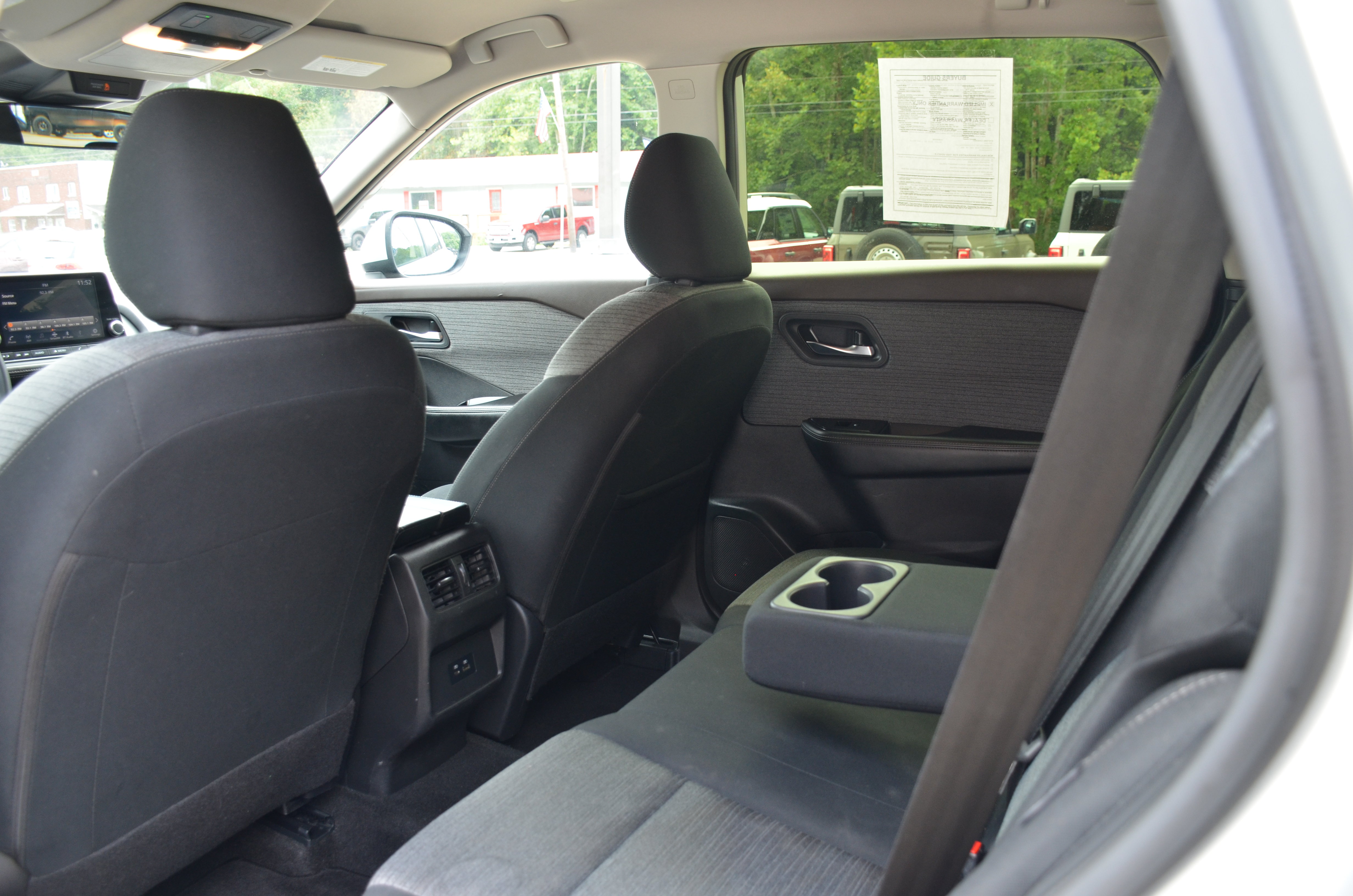 Used 2023 Nissan Rogue SV AWD/4WD image 43