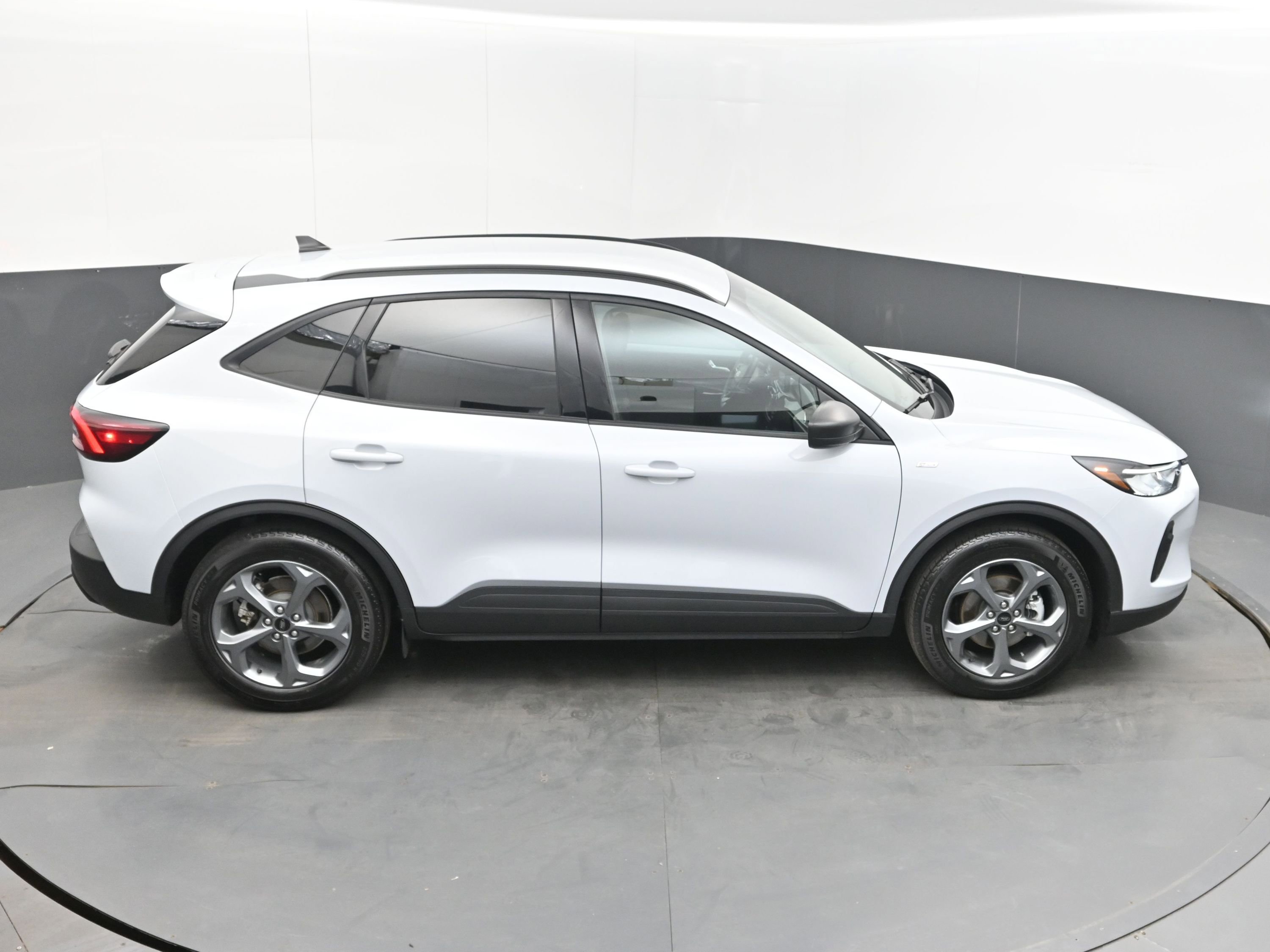 Used 2025 Ford Escape ST-Line image 36