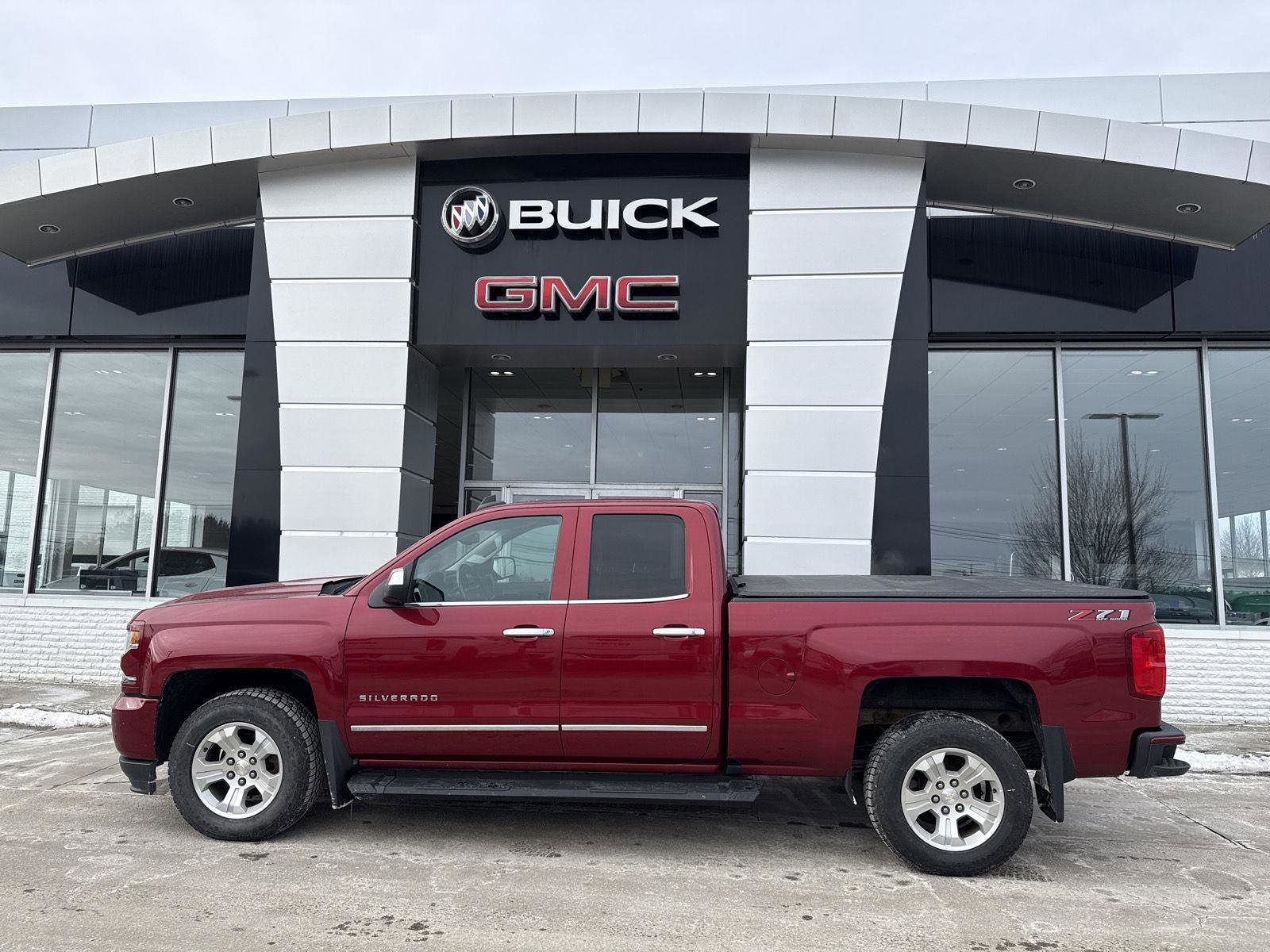 Used 2018 Chevrolet Silverado 1500 LTZ Z71 w/ LTZ Plus Package image 5