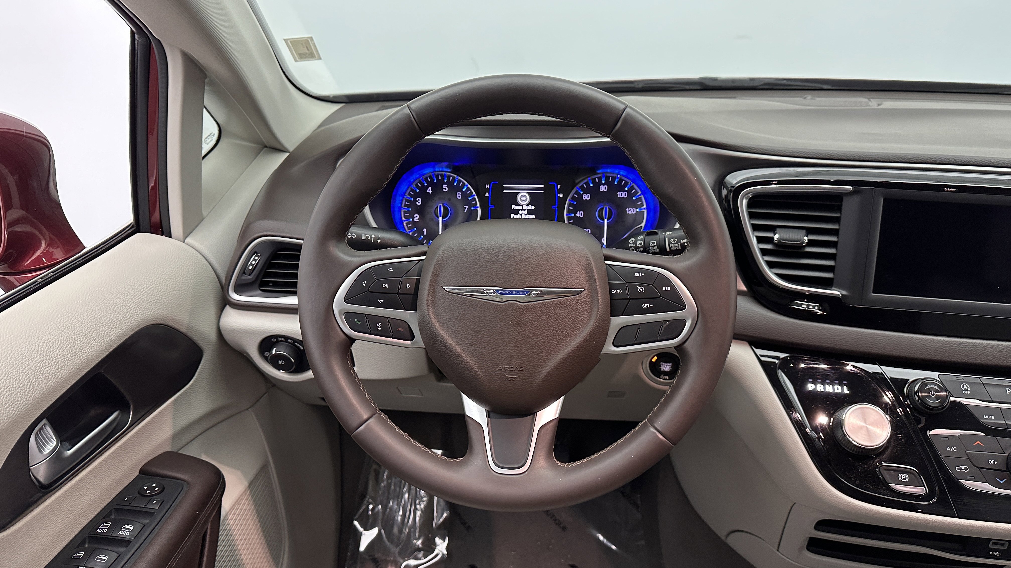 Used 2018 Chrysler Pacifica Touring-L image 26