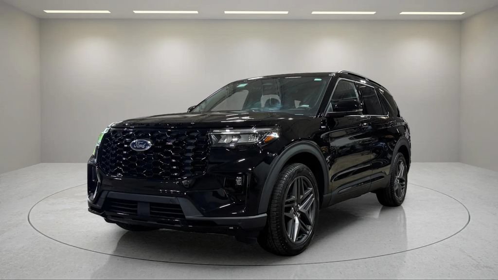 Used 2026 Ford Explorer ST-Line w/ ST-Line Street Pack AWD/4WD image 15