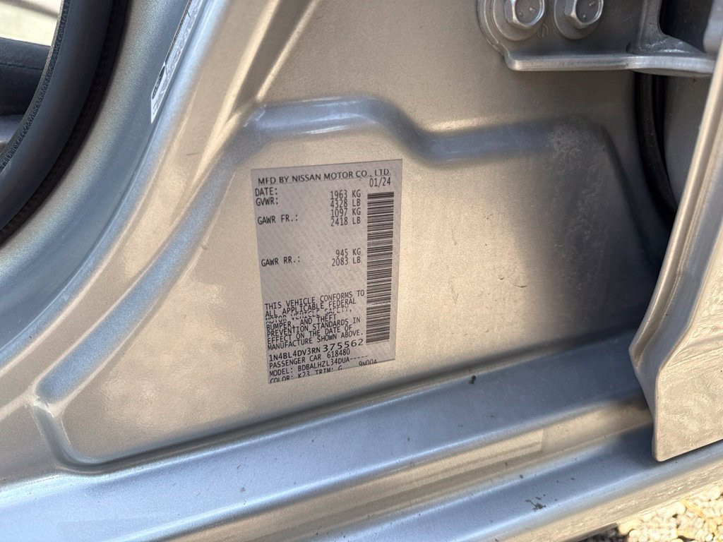 Used 2024 Nissan Altima 2.5 SV FWD image 11