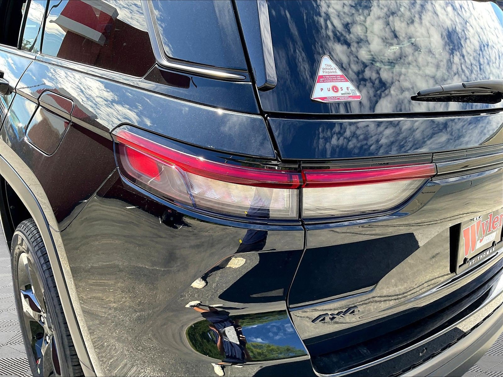 New 2027 Jeep Grand Cherokee Limited AWD/4WD image 15