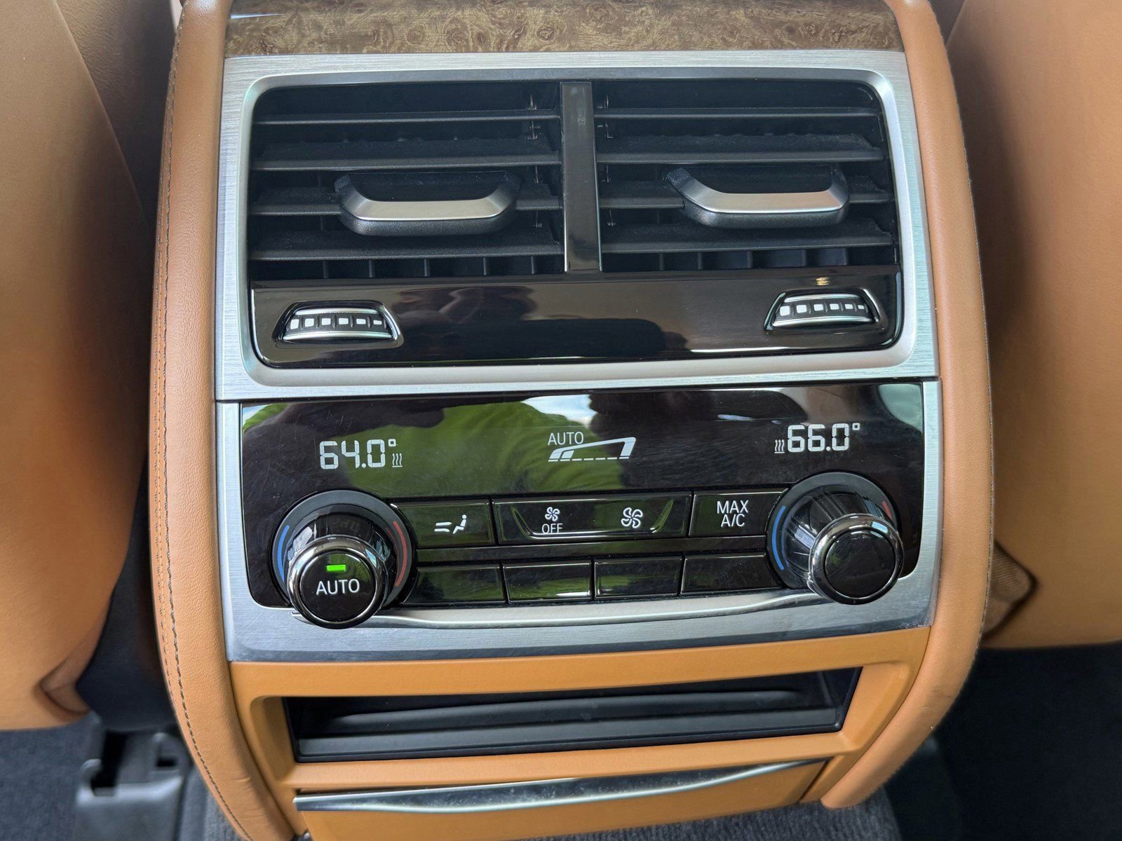 Used 2017 BMW 750i image 21