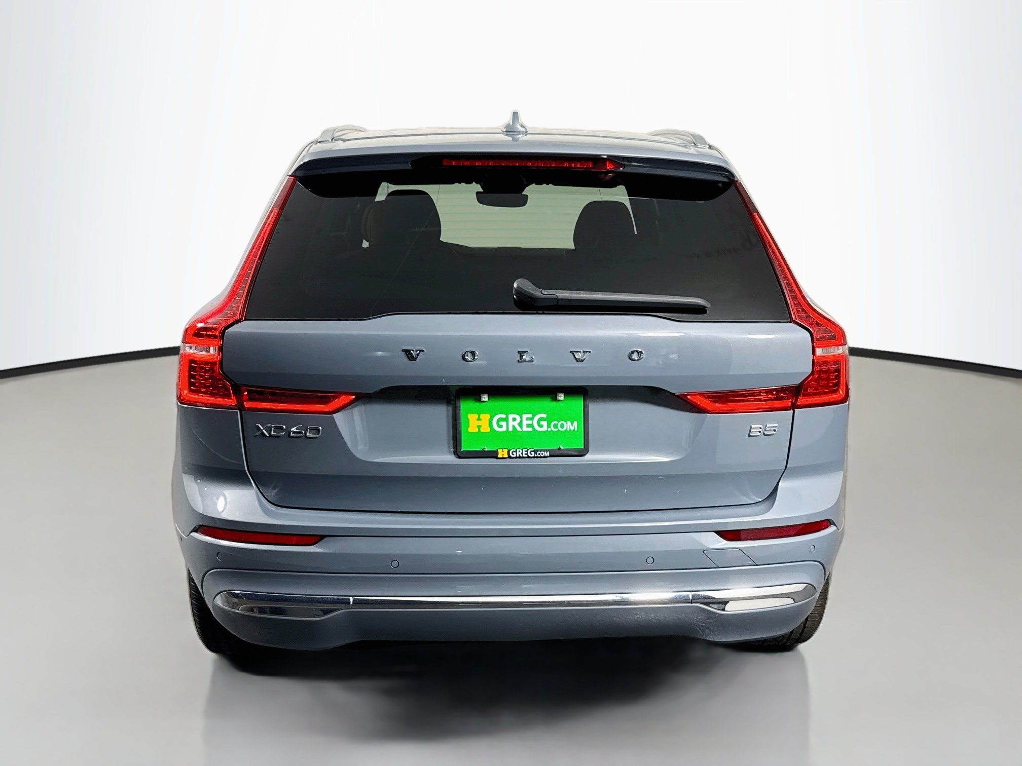 Used 2023 Volvo XC60 B5 Plus FWD image 8