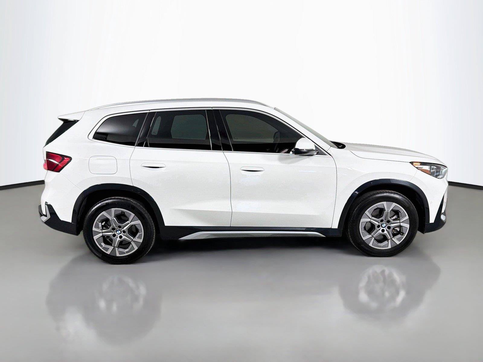 Used 2026 BMW X1 xDrive28i w/ Technology Package AWD/4WD image 5