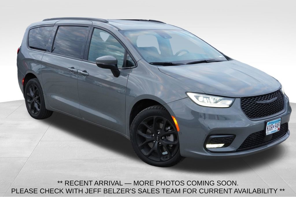 Used 2023 Chrysler Pacifica Touring-L w/ S Appearance Package image 1