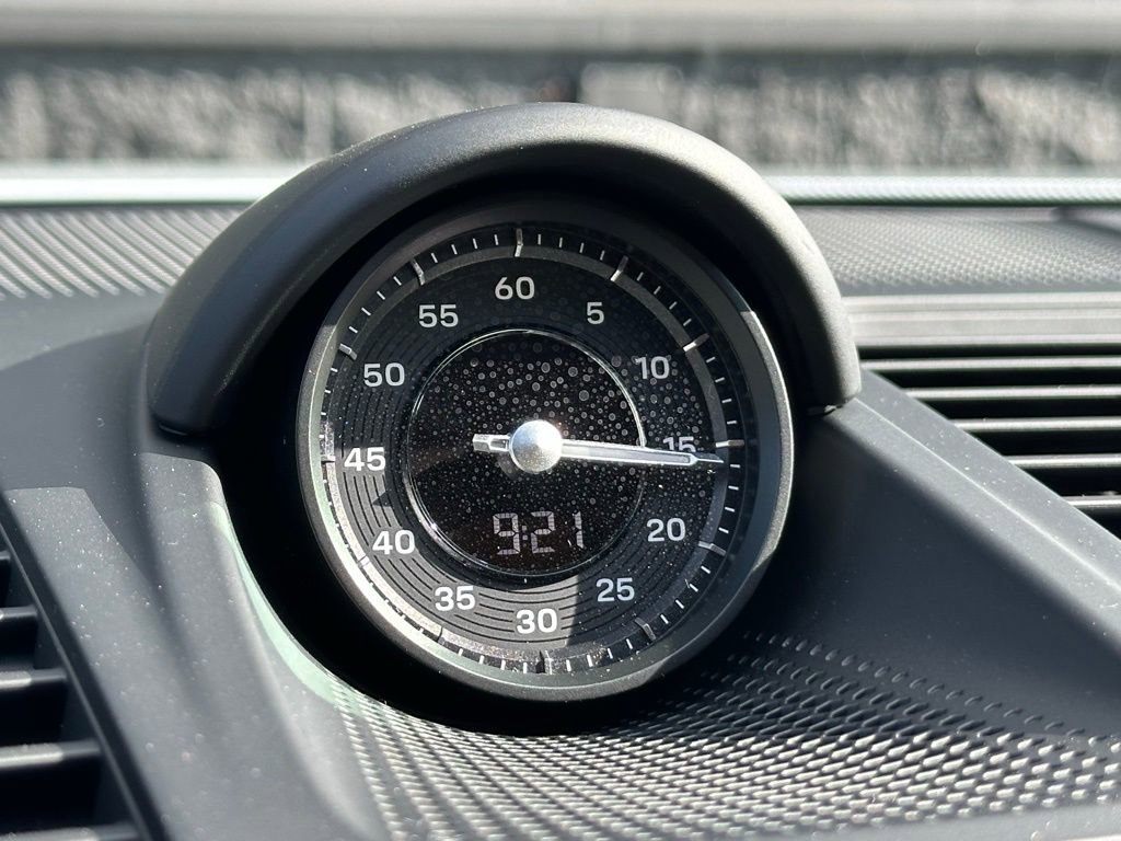 Used 2025 Porsche Panamera 4 image 27