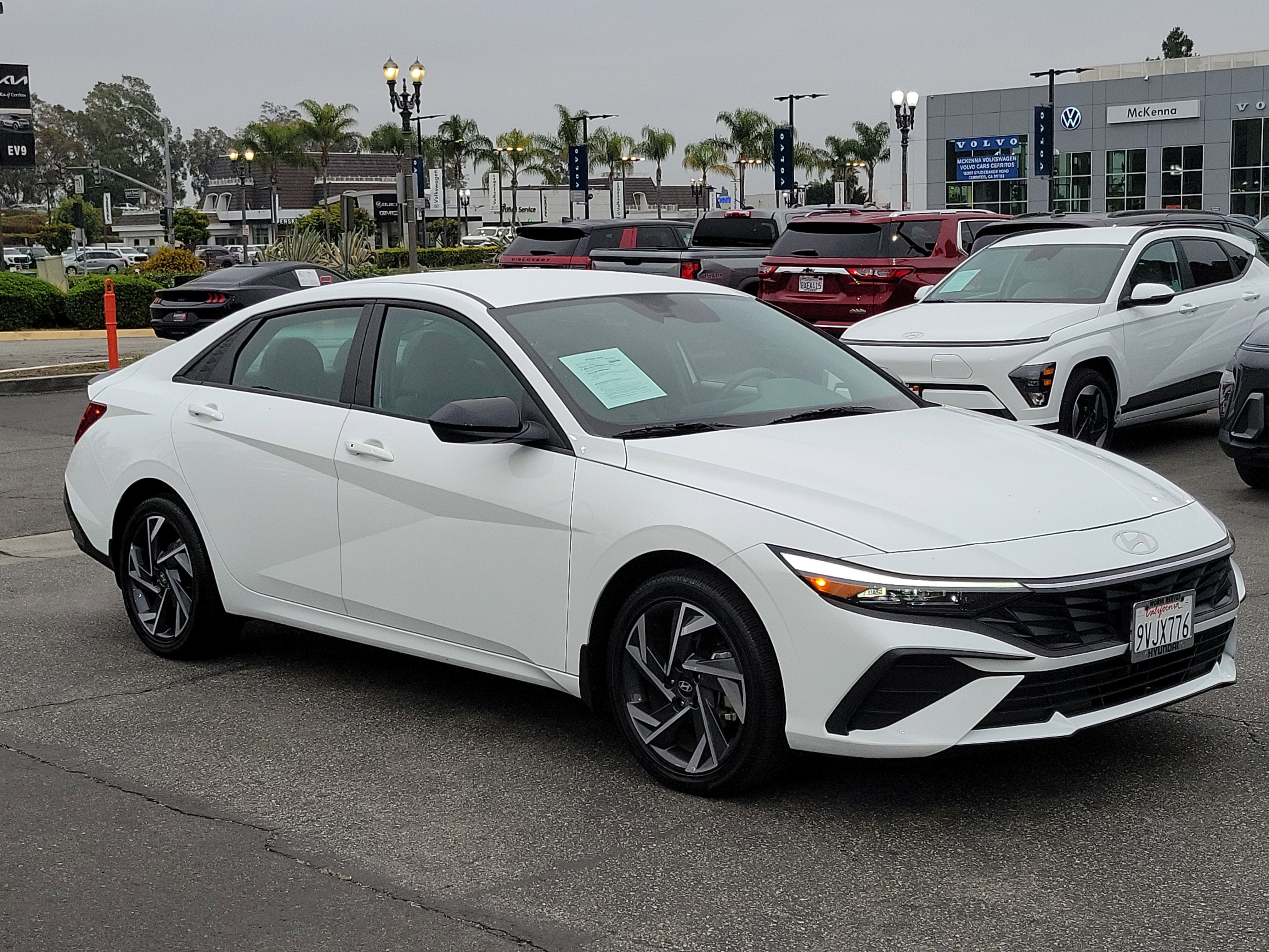 Certified 2025 Hyundai Elantra SEL FWD image 7