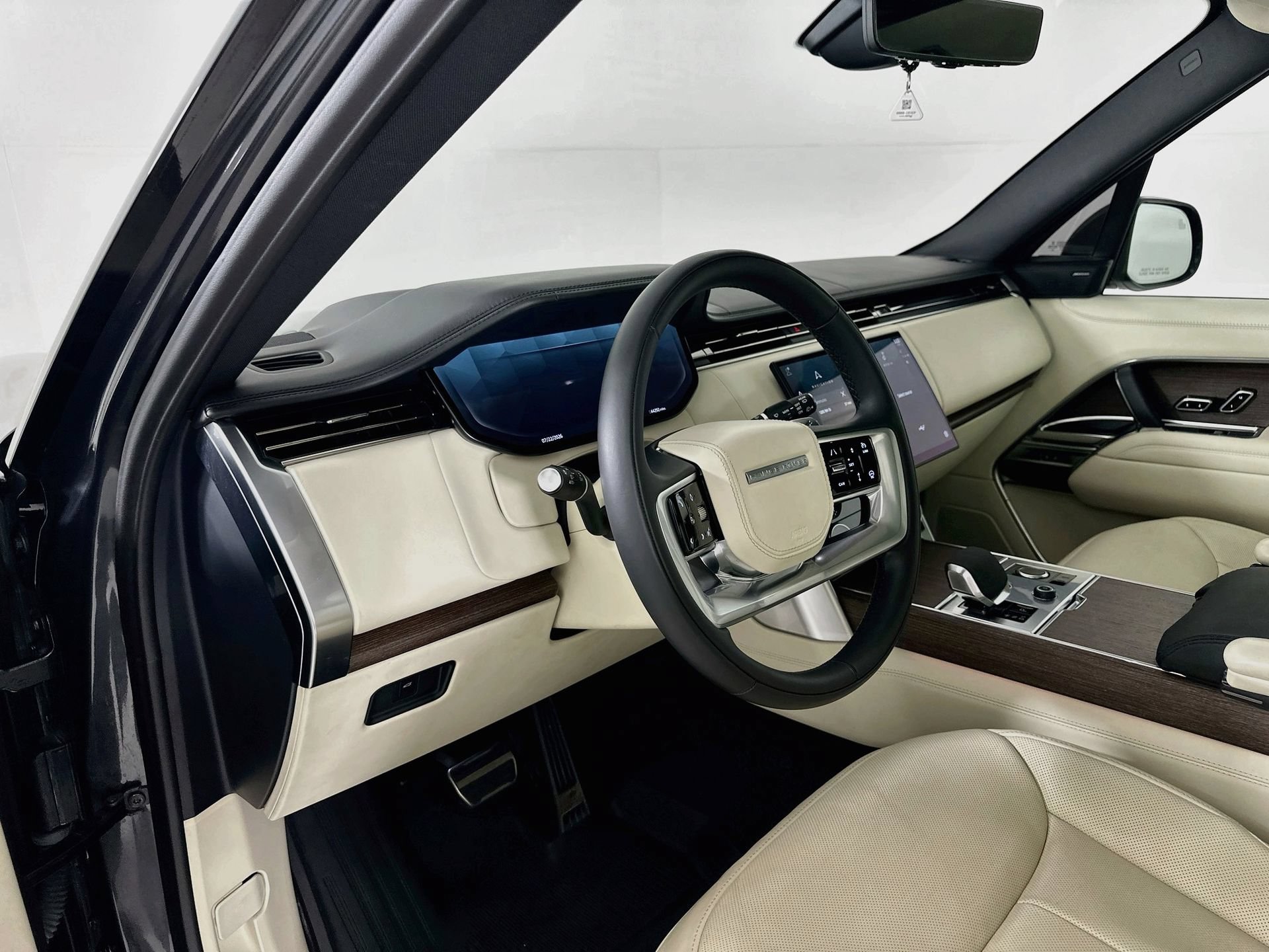 Used 2023 Land Rover Range Rover SE AWD/4WD image 10
