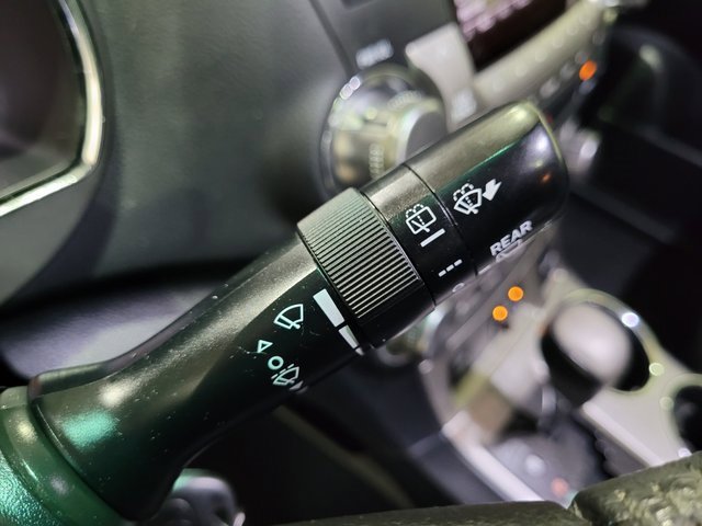 Used 2012 Toyota Highlander 4WD image 39